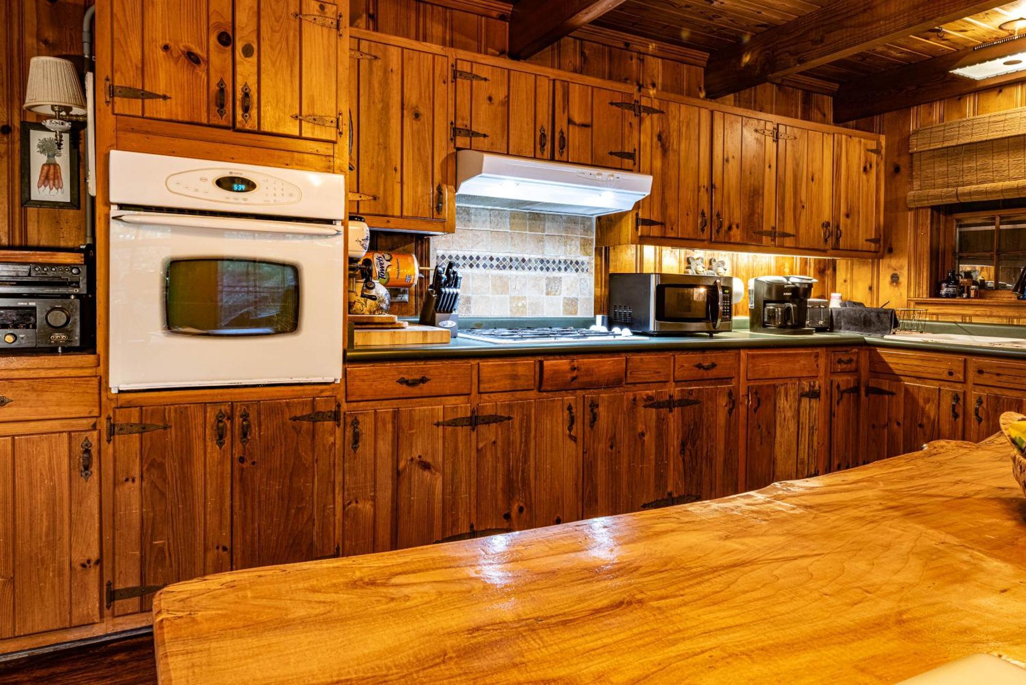 Bear Creek Lodge And Cabins In Helen Ga - Pet Friendly, River On Property, Walking Distance To Downtown Helen Extérieur photo