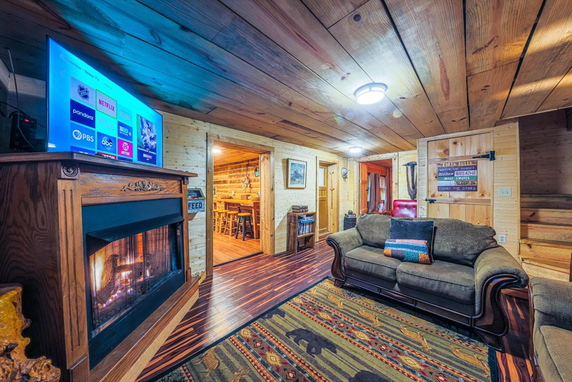 Bear Creek Lodge And Cabins In Helen Ga - Pet Friendly, River On Property, Walking Distance To Downtown Helen Extérieur photo